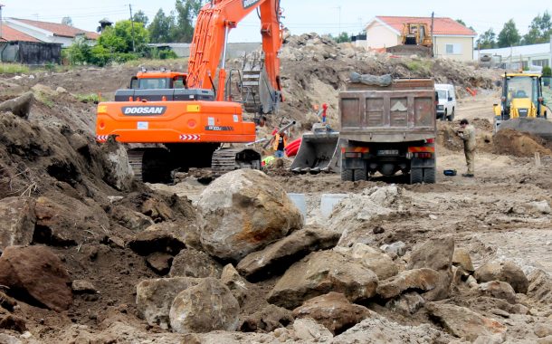 câmara municipal constrói arruamento no parque ...