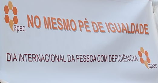 Caminhada assinala Dia Internacional da Pessoa com Deficiência