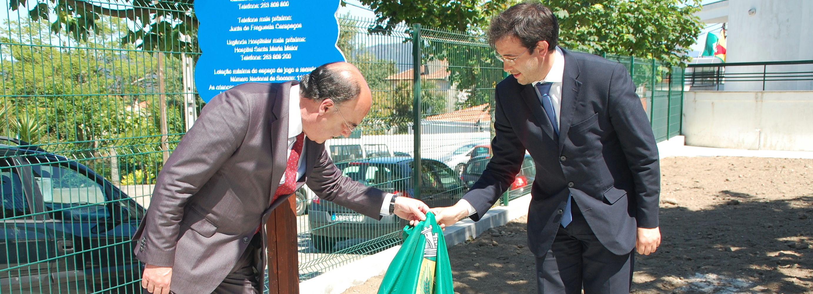 Parques infantis de Carapeços e da EB1/JI de Alvelos foram inaugurados