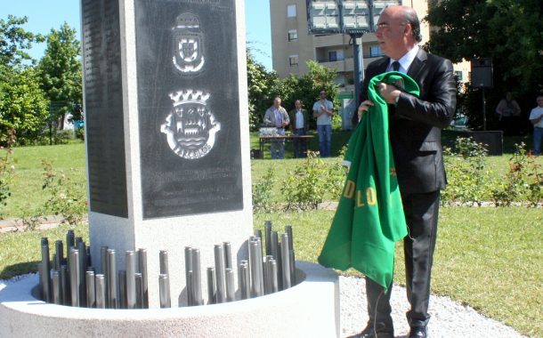 veteranos constroem memorial aos militares barc...