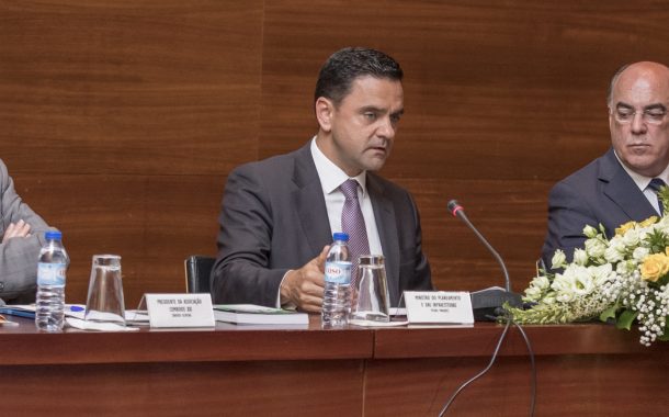 ministro do planeamento e das infraestruturas d...