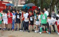 centenas de alunos na corrida de estrada 2011