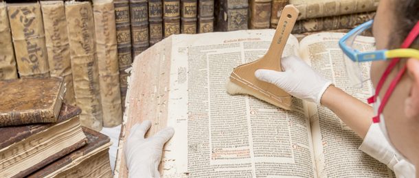 livros da biblioteca do convento de vilar de fr...