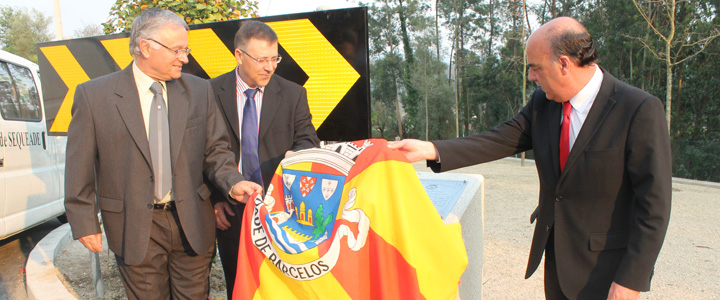 Presidente da Câmara inaugura obras em Sequeade e Moure