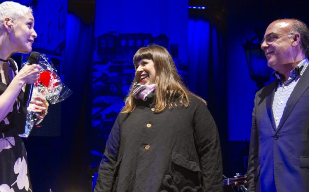 novo palco na frente ribeirinha contribuiu para...