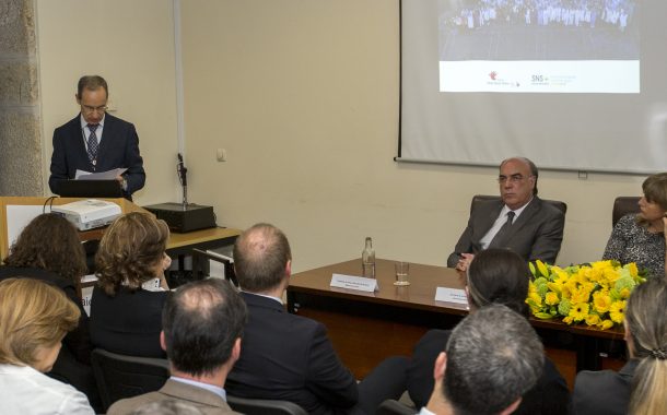 câmara municipal doa 22 camas e 8 macas ao hosp...