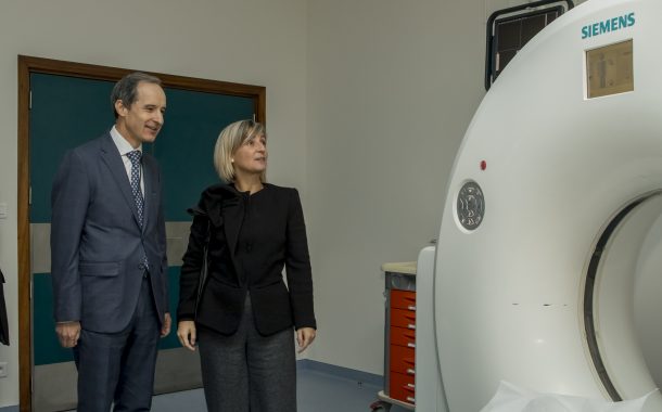 ministra da saúde e presidente da câmara inaugu...