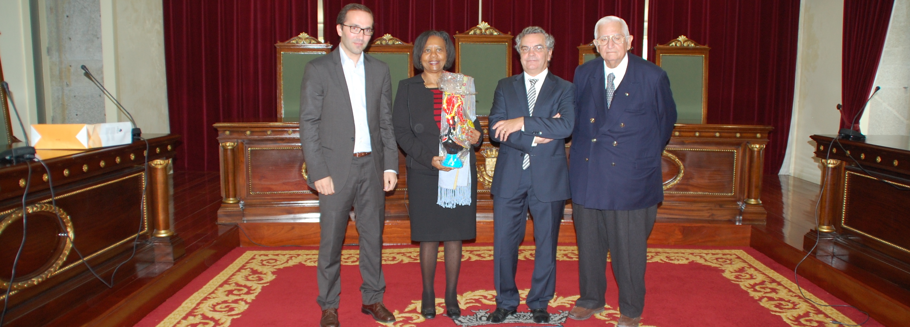 Vice Presidente da Câmara recebe embaixadores da África do Sul e do Paraguai