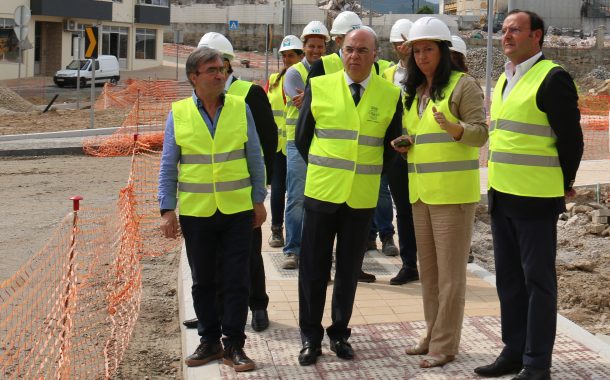 presidente da câmara visitou obras da rua de sa...