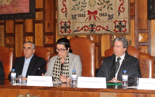 debate sobre voluntariado no salão nobre dos bo...