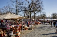 câmara municipal suspende feira e mercado e ate...