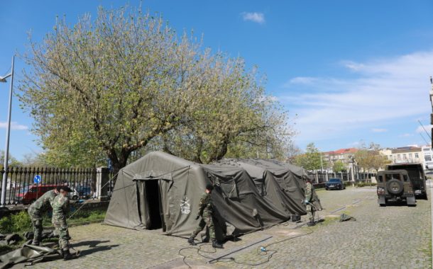 câmara municipal cede tendas e monoblocos ao ho...