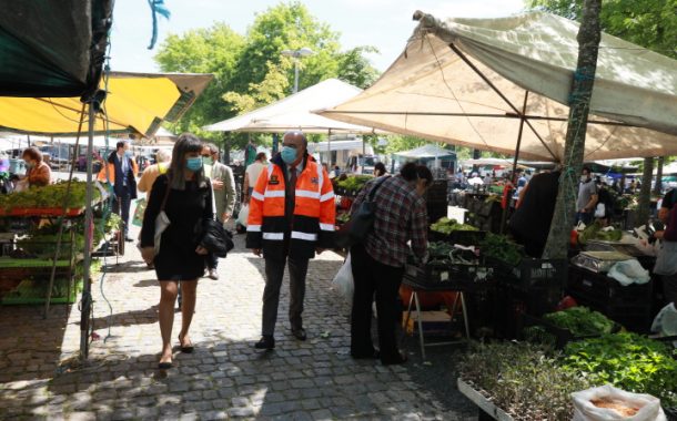 feira de barcelos reabriu com grande adesão do ...