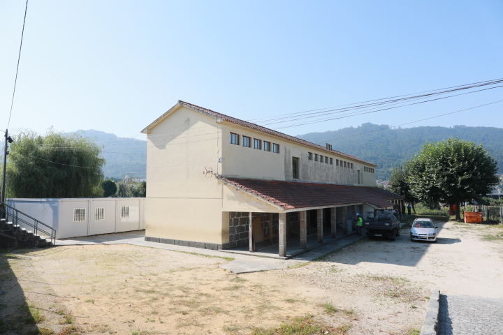 Iniciaram as obras de reabilitação e ampliação da Escola de Martim