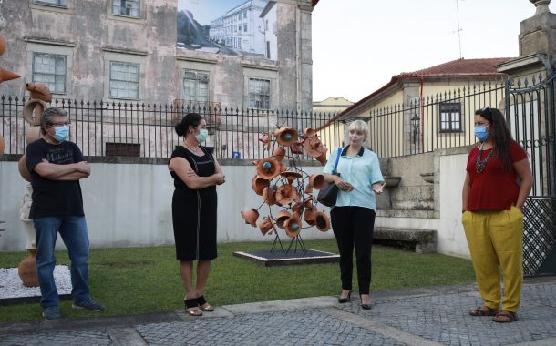 obra inspirada na “batalha das flores” homenage...