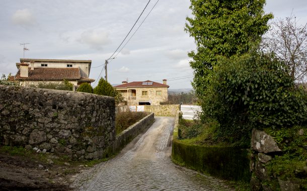 passagem superior à linha do minho, em aborim, ...