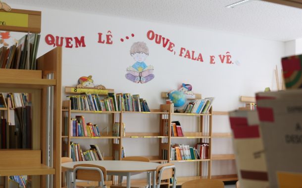 biblioteca do centro escolar da várzea integra ...