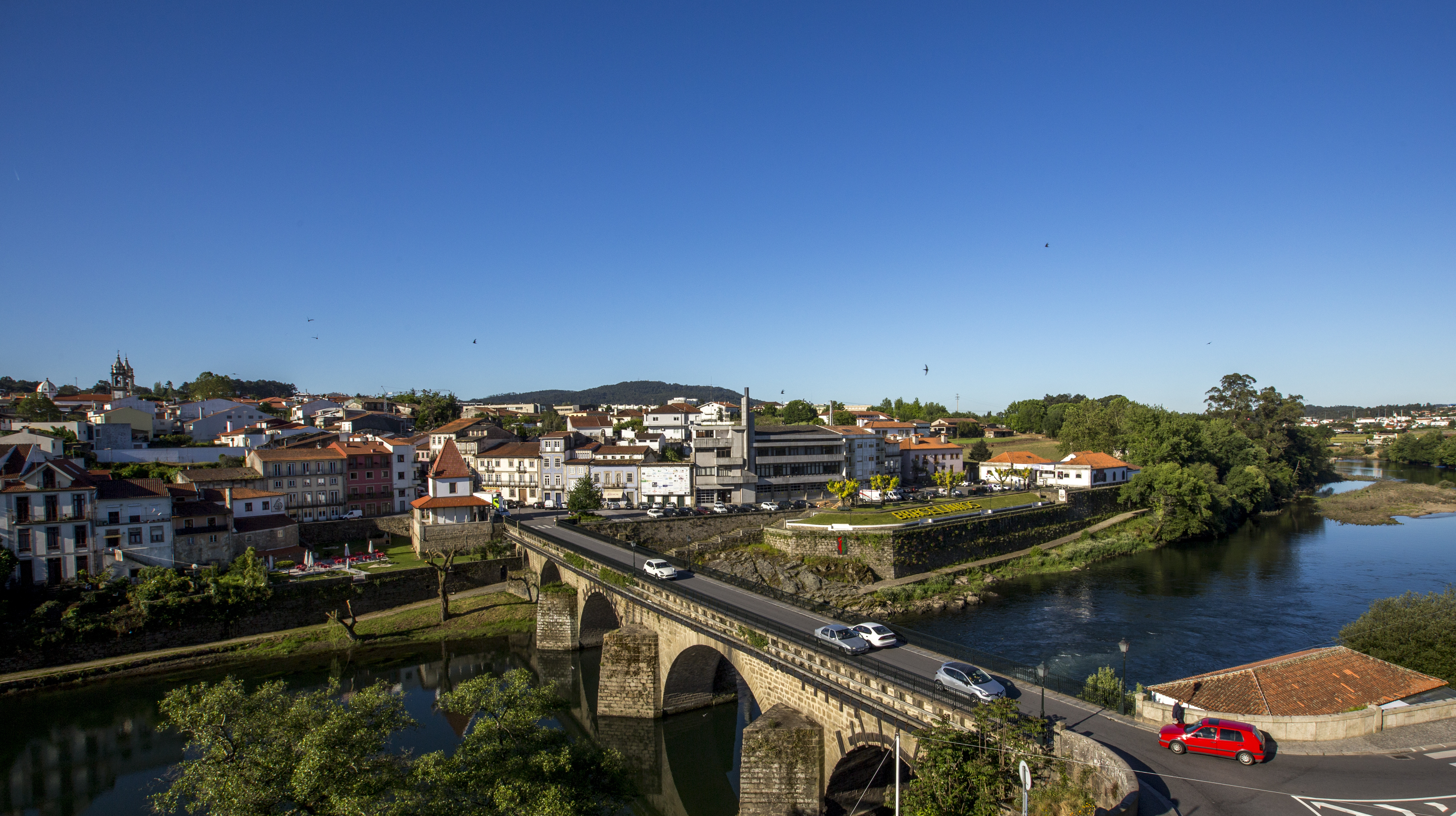 Requalificação pedonal da ponte medieval e ruas de Barcelinhos em concurso público