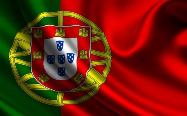 município de barcelos disponibiliza a bandeira ...