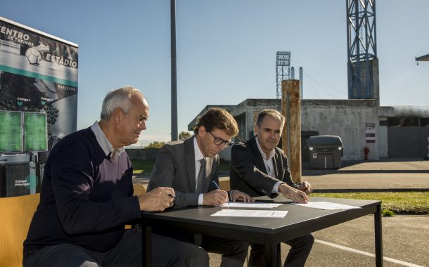 construção dos campos de treino do complexo des...