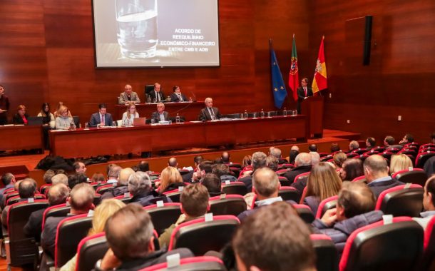 assembleia municipal aprova por esmagadora maio...