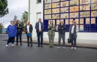 Direitos das crianças em painel de azulejos na Escola Básica de Fragoso