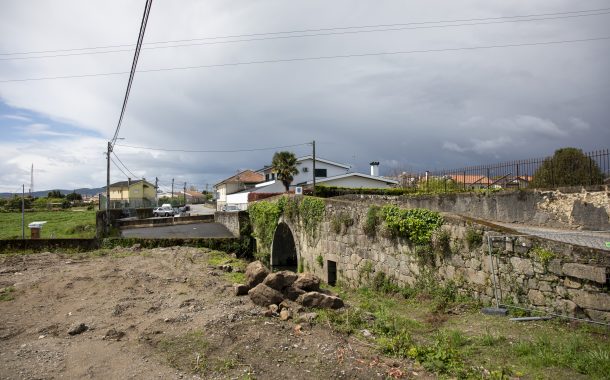 construção da nova ponte sobre a ribeira das po...