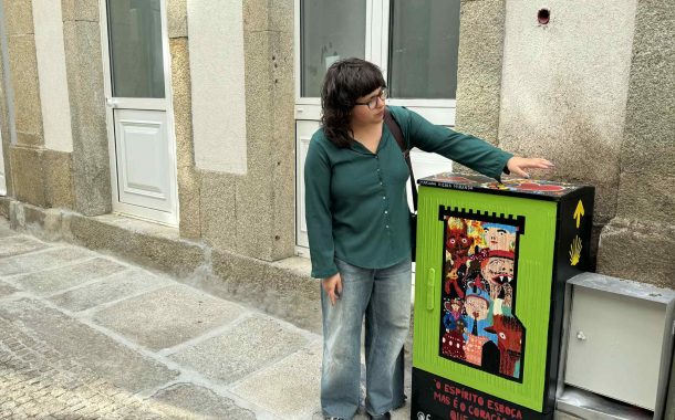 doze caixas de eletricidade espalhadas pela cid...