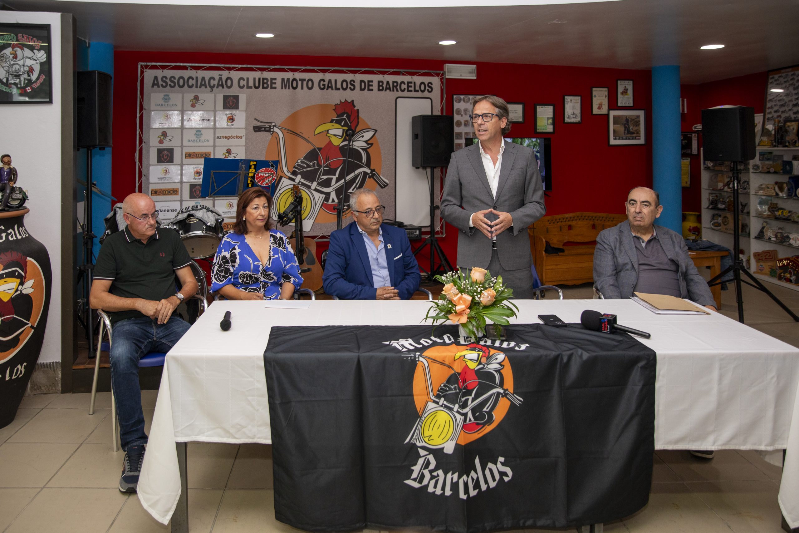 Município de Barcelos e Moto Galos formalizam doação de terreno para nova sede