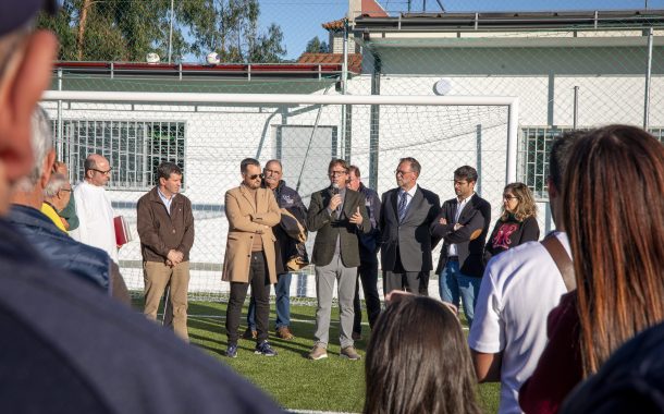 campo de jogos da várzea já tem relvado sintético
